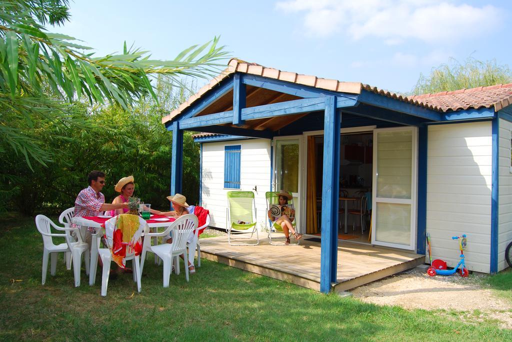 Lagrange Grand Bleu Vacances - Residence Port Lalande Castelmoron-sur-Lot Exterior foto
