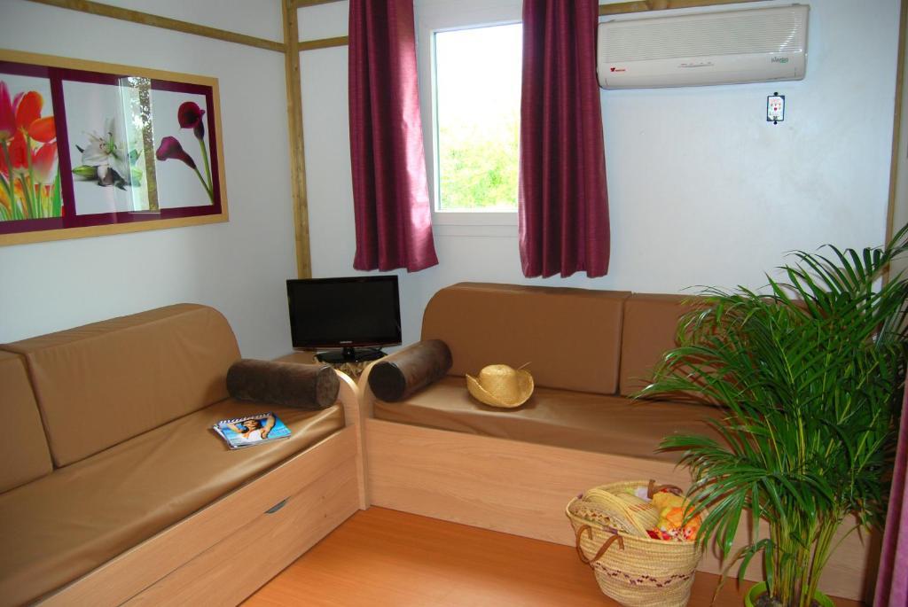 Lagrange Grand Bleu Vacances - Residence Port Lalande Castelmoron-sur-Lot Zimmer foto