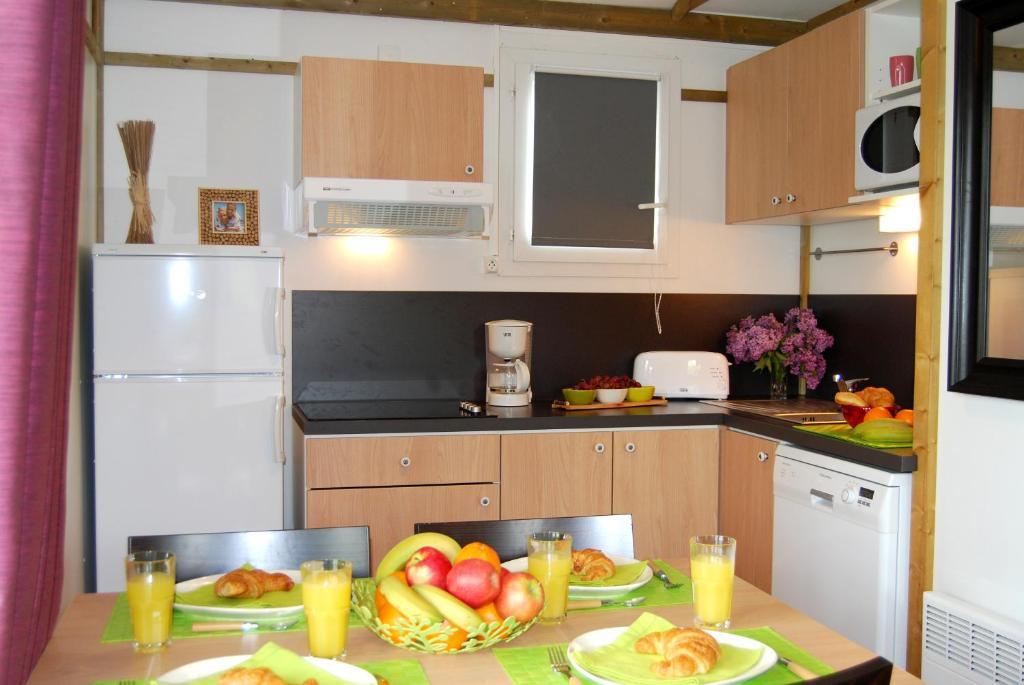 Lagrange Grand Bleu Vacances - Residence Port Lalande Castelmoron-sur-Lot Zimmer foto